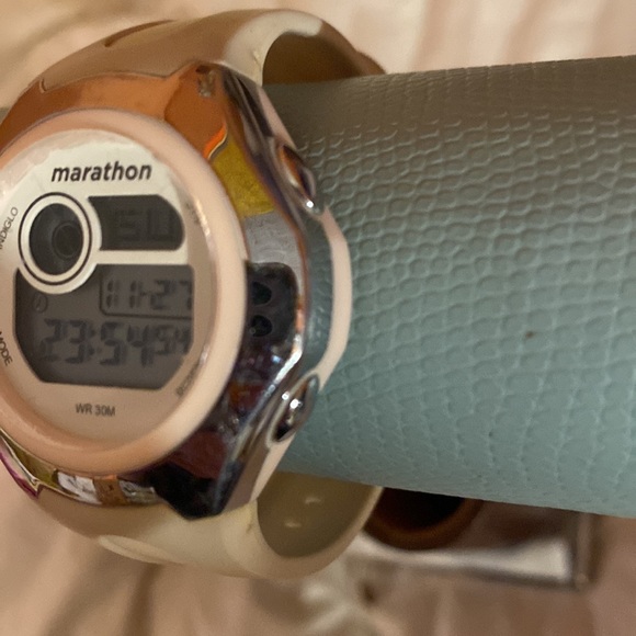 Marathon by Timex Women's 39mm Sport Watch, Resin Strap - Picture 2 of 8